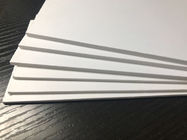 Açık Beyaz PVC Ekstrüzyon Köpük Levha Yüksek Darbe Korozyon ISO9001